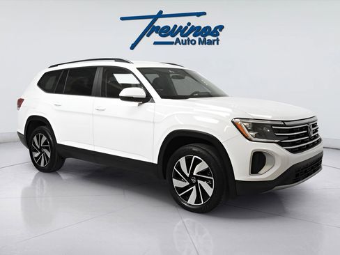 Used 2024 Volkswagen Atlas SE image 1