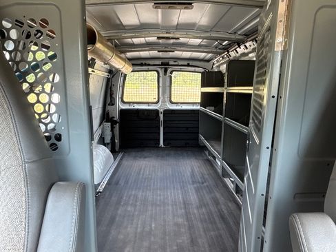 Used 2016 Chevrolet Express 2500 RWD image 13