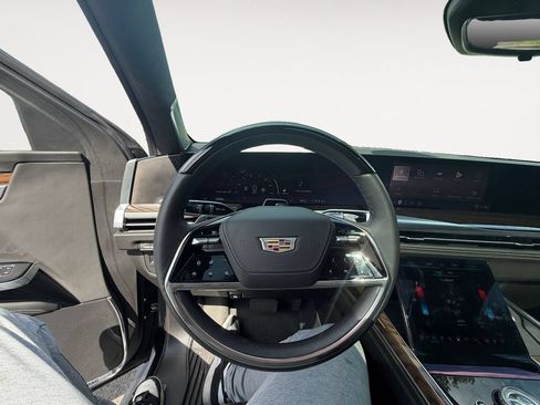 Used 2025 Cadillac Escalade Sport Platinum w/ LPO, Floor Liner Package AWD/4WD image 13