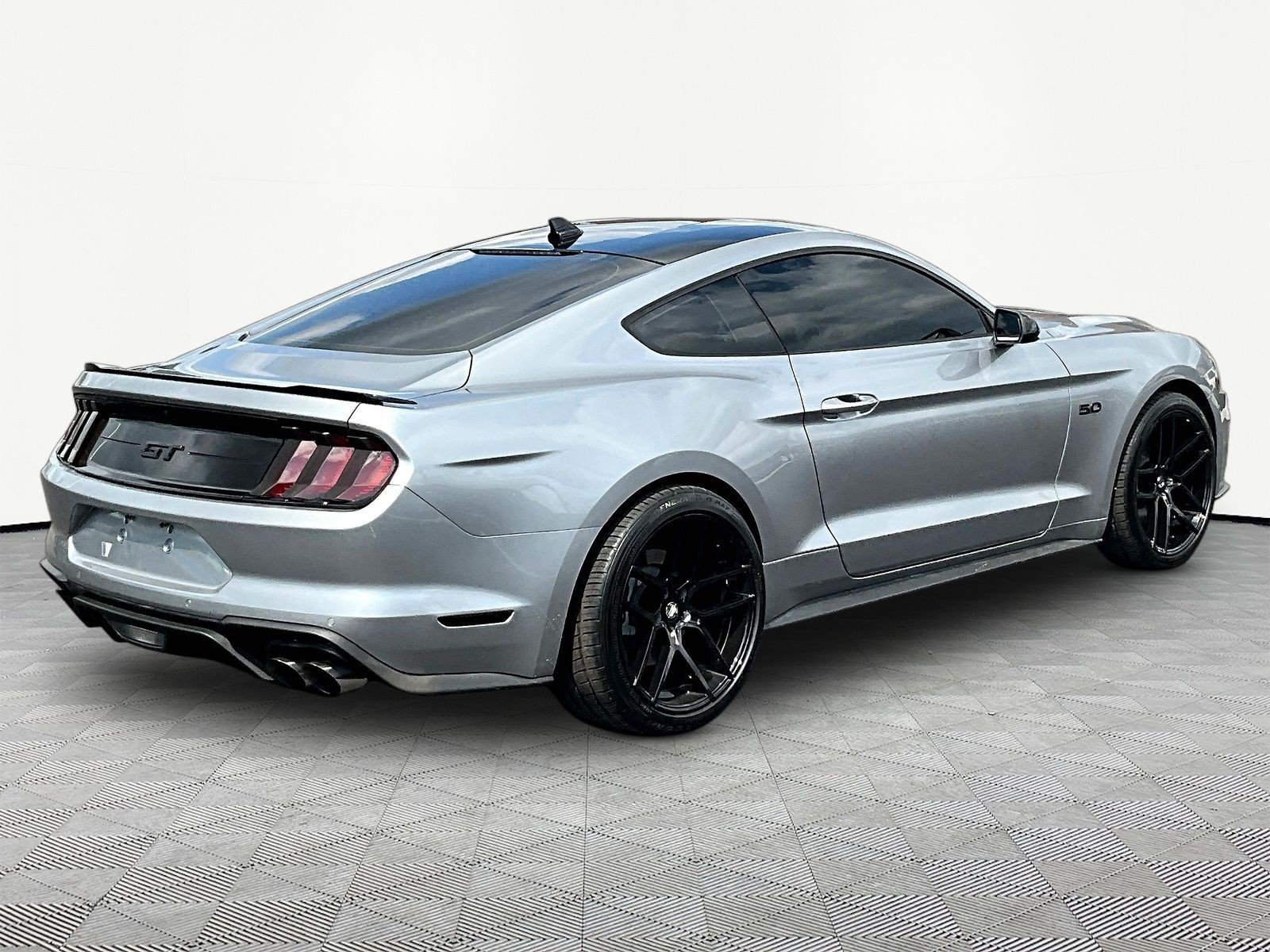 Used 2021 Ford Mustang GT w/ Black Accent Package RWD image 6
