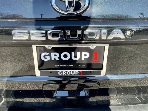 Used 2019 Toyota Sequoia TRD Sport image 9