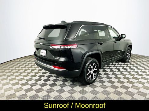 Used 2025 Jeep Grand Cherokee Limited AWD/4WD image 10