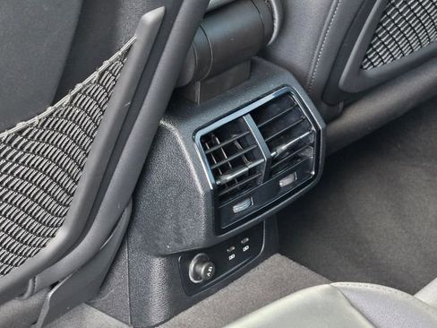 Used 2024 Audi Q3 2.0T Premium image 19