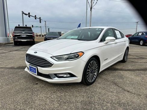Certified 2017 Ford Fusion SE w/ Equipment Group 602A image 3