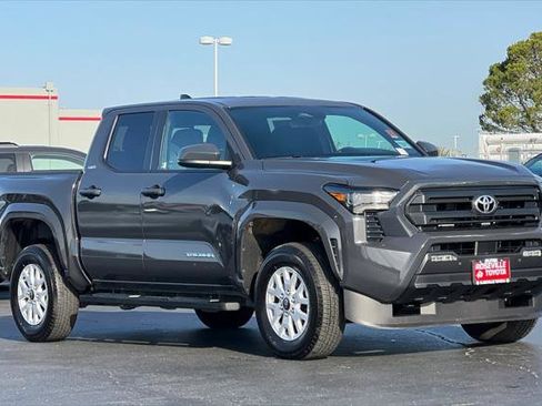 Certified 2025 Toyota Tacoma SR5 image 5