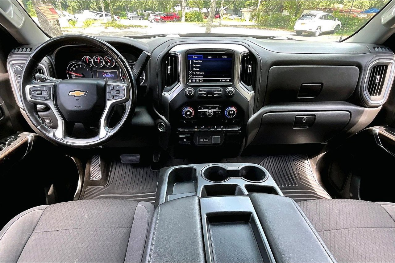 Used 2021 Chevrolet Silverado 1500 LT w/ Bed Protection Package AWD/4WD image 4