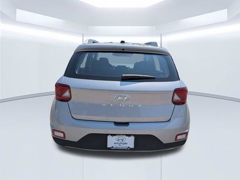 Used 2025 Hyundai Venue SEL FWD image 6