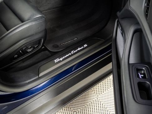 Used 2020 Porsche Taycan Turbo S image 27
