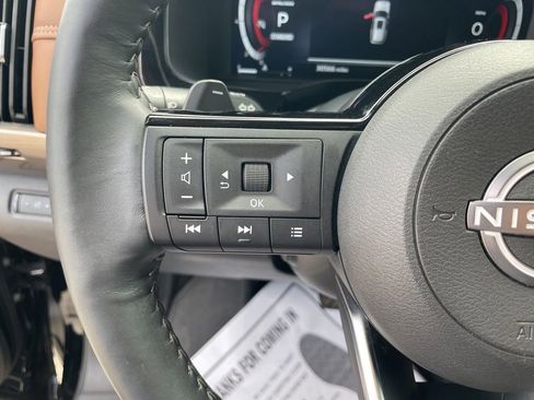 Used 2024 Nissan Pathfinder Platinum FWD image 15