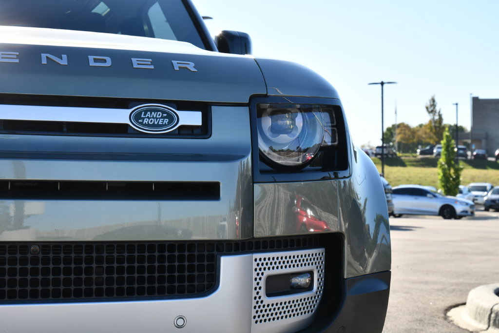 Used 2024 Land Rover Defender 90 S AWD/4WD image 34