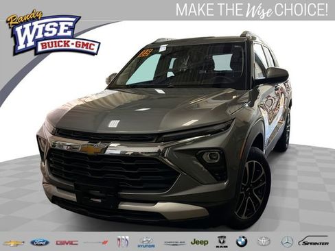 Certified 2025 Chevrolet TrailBlazer LT AWD/4WD image 1