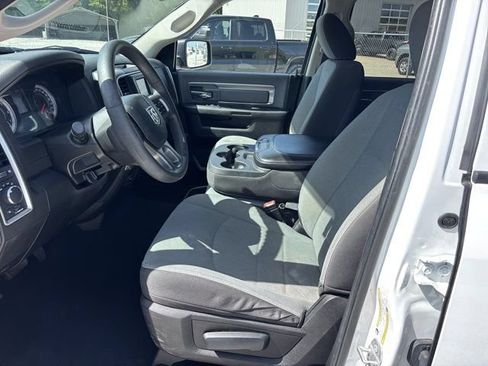 Used 2022 RAM 1500 Classic SLT AWD/4WD image 13