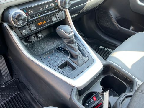 Used 2019 Toyota RAV4 XLE Premium w/ Cold Weather Package AWD/4WD image 19