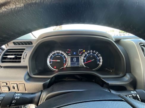Used 2018 Toyota 4Runner SR5 RWD image 12