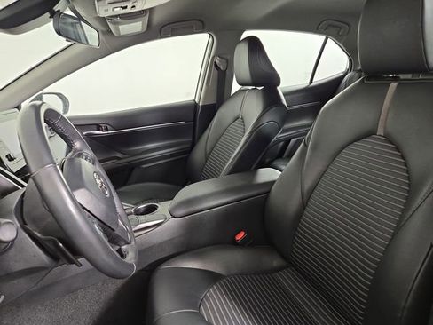 Used 2024 Toyota Camry SE image 13