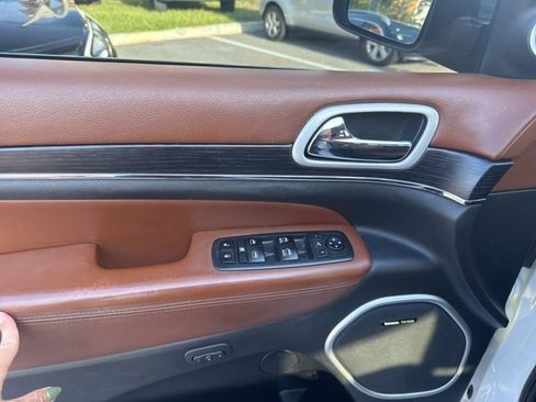 Used 2018 Jeep Grand Cherokee Summit w/ Trailer Tow Group IV image 15