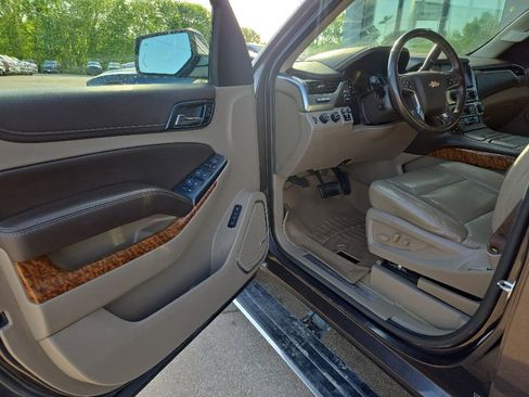 Used 2018 Chevrolet Tahoe Premier AWD/4WD image 29