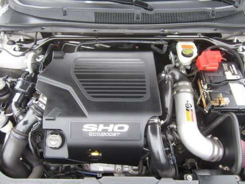 Used 2015 Ford Taurus SHO w/ Equipment Group 401A AWD/4WD image 36