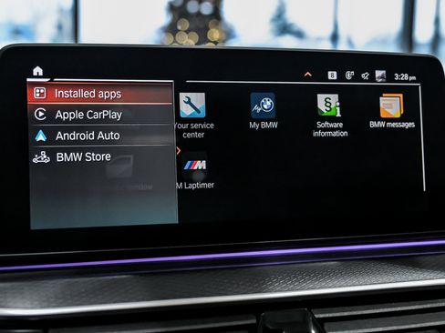 Used 2022 BMW M550i xDrive w/ Premium Package image 36