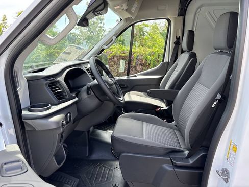 New 2026 Ford Transit 250 148 Medium Roof RWD image 28