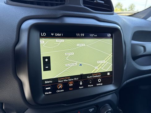 Used 2023 Jeep Renegade Latitude AWD/4WD image 23