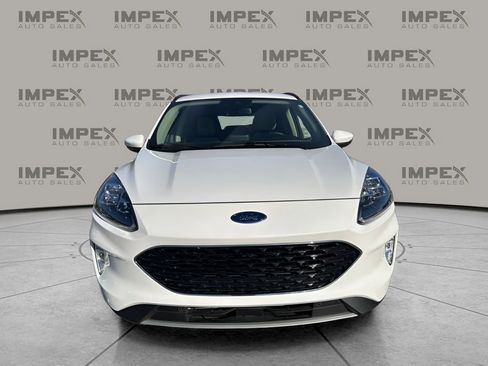 Used 2020 Ford Escape Titanium image 8