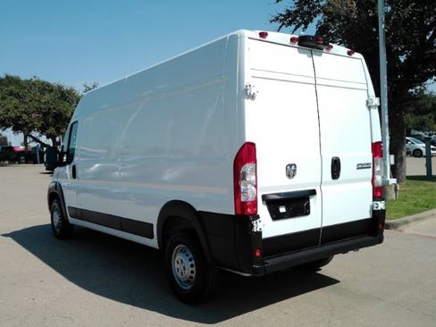Used 2025 RAM ProMaster 2500 w/ Convenience Group FWD image 9