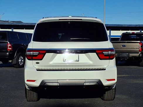 Used 2023 Nissan Armada Platinum w/ Captain's Chairs Package image 5