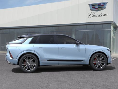 New 2026 Cadillac Lyriq V image 6