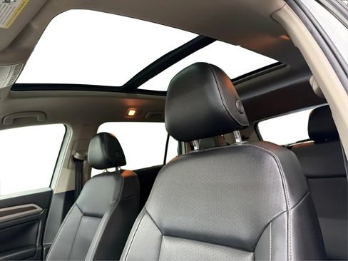 Used 2019 Volkswagen Atlas SE FWD image 39
