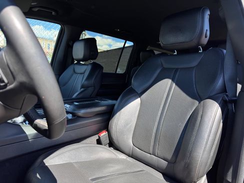 Used 2022 Jeep Wagoneer Series II image 18