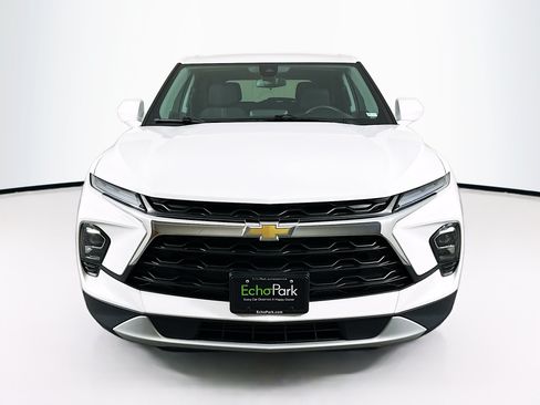 Used 2023 Chevrolet Blazer LT FWD image 2