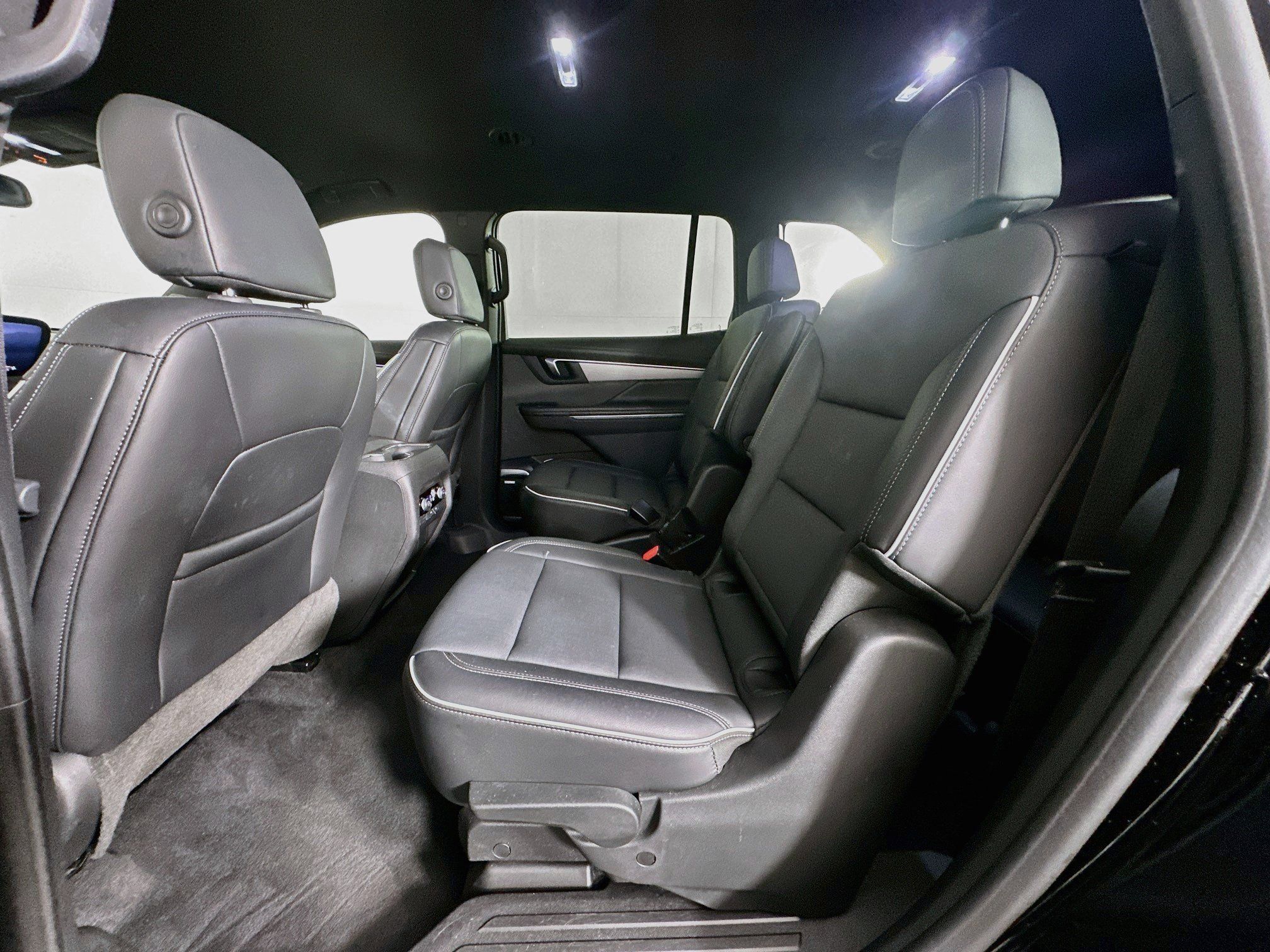 Used 2025 Buick Enclave Preferred FWD image 28