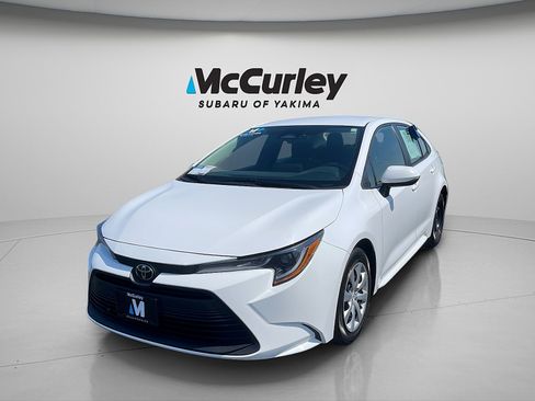 Used 2023 Toyota Corolla LE FWD image 9