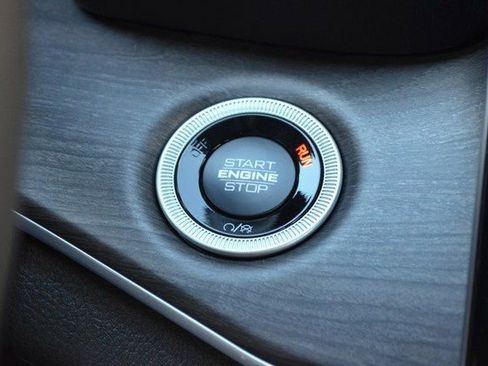 New 2025 Jeep Grand Cherokee Limited w/ Black Appearance Package image 23