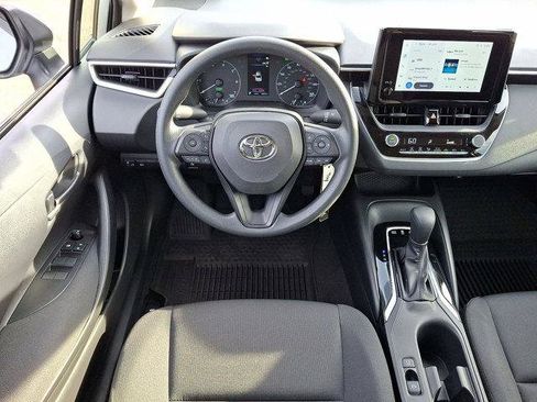 Certified 2025 Toyota Corolla LE image 21
