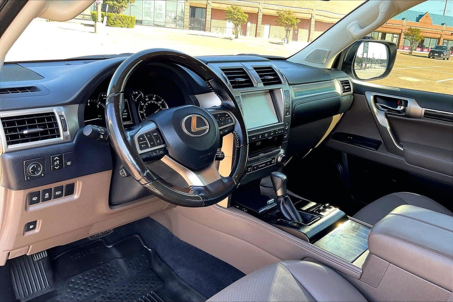 Used 2020 Lexus GX 460 Premium w/ Premium Package AWD/4WD image 2