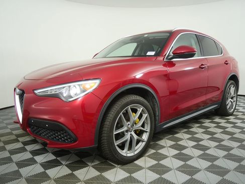 Used 2018 Alfa Romeo Stelvio Ti w/ Convenience Package image 8