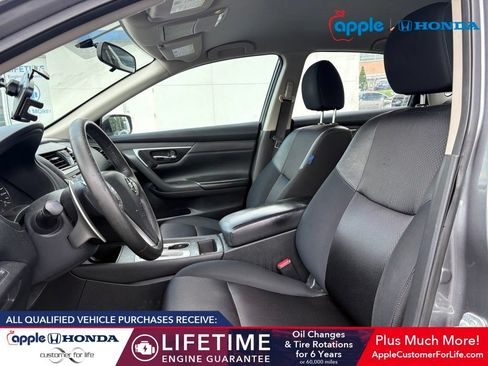 Used 2016 Nissan Altima 2.5 SR FWD image 6
