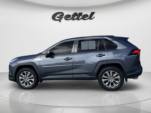 Used 2020 Toyota RAV4 XLE Premium FWD image 8