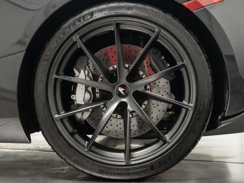 Used 2019 McLaren 720S Luxury image 11