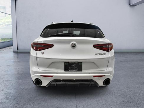 Used 2023 Alfa Romeo Stelvio Veloce AWD/4WD image 5