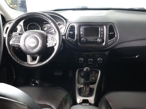 Used 2018 Jeep Compass Latitude AWD/4WD image 26