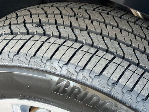 Used 2019 Chevrolet Silverado 1500 High Country w/ Technology Package image 11