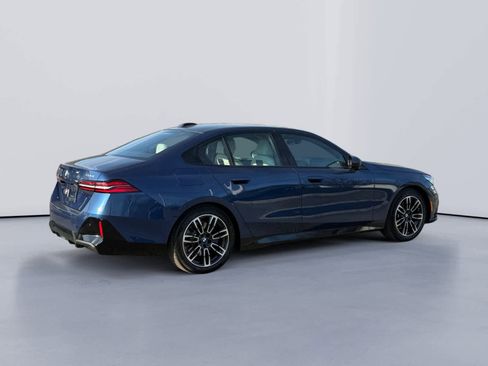 New 2026 BMW 530i xDrive w/ Executive Package image 3