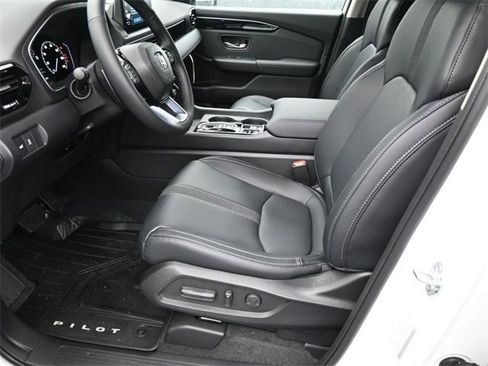 New 2025 Honda Pilot EX-L image 9