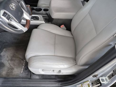 Used 2016 Toyota Sequoia Platinum RWD image 44