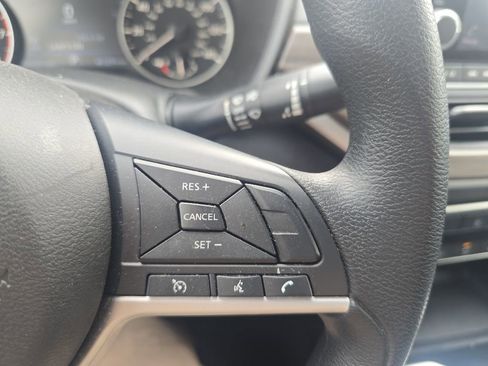 Used 2023 Nissan Altima 2.5 SV FWD image 18