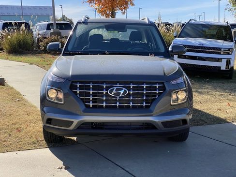 New 2025 Hyundai Venue SEL image 2