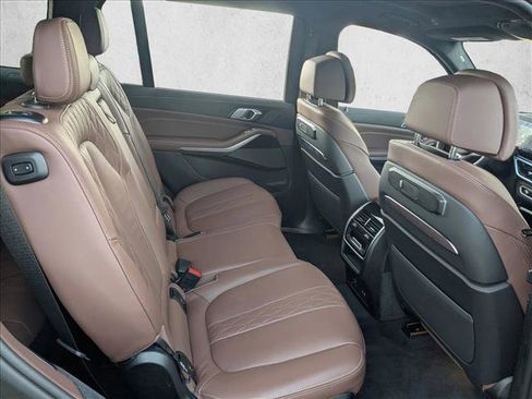 Used 2025 BMW X7 M60i image 22